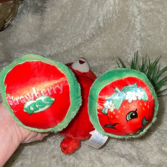 50% off w ❤ Retired Build A Bear Workshop Shopkins Strawberry Kiss Bear Plush - Picture 3 of 6